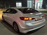 Hyundai Elantra 2018 года за 7 100 000 тг. в Астана – фото 3