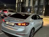 Hyundai Elantra 2018 года за 7 100 000 тг. в Астана – фото 2