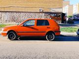 Volkswagen Golf 1995 годаүшін1 300 000 тг. в Астана