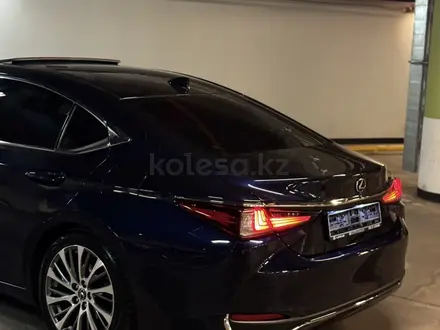 Lexus ES 250 2019 года за 20 000 000 тг. в Алматы – фото 13