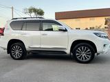Toyota Land Cruiser Prado 2022 года за 34 000 000 тг. в Алматы – фото 4