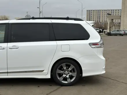 Toyota Sienna 2014 года за 12 500 000 тг. в Уральск – фото 9