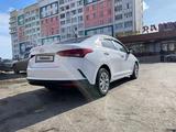 Hyundai Accent 2021 годаfor7 700 000 тг. в Петропавловск – фото 3