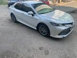 Toyota Camry 2019 года за 13 990 000 тг. в Актобе – фото 3