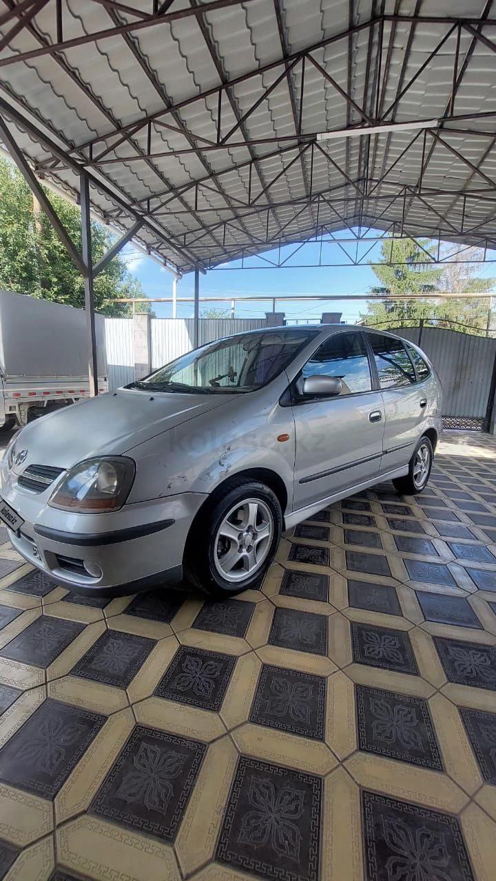 Nissan Almera Tino 2001 г.