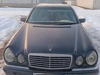 Mercedes-Benz E 55 AMG 1996 годаfor4 100 000 тг. в Алматы