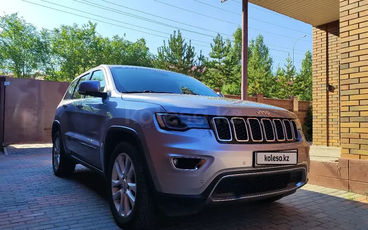 Jeep Grand Cherokee 2017 года за 19 000 000 тг. в Астана