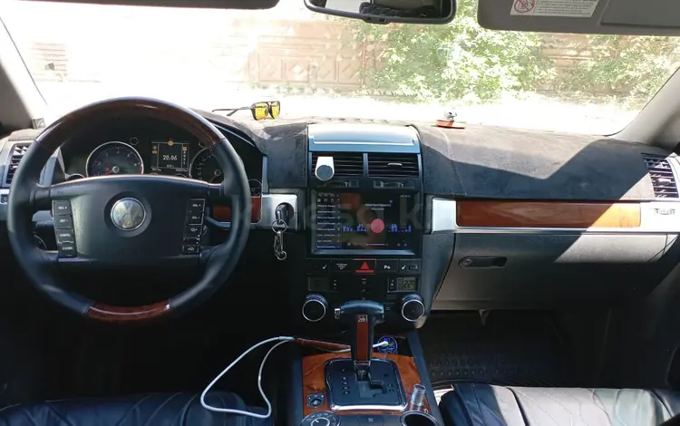 Volkswagen Touareg 2004 годаүшін4 200 000 тг. в Караганда