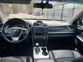 Toyota Camry 2014 года за 9 350 000 тг. в Актобе – фото 9