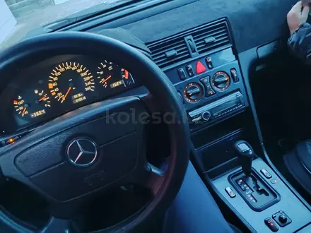 Mercedes-Benz C 240 2000 года за 2 850 000 тг. в Алматы – фото 13