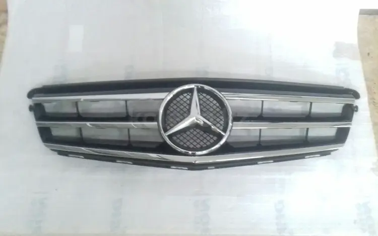 Mercedes-benz w204 c-class передняя решётка радиатора за 60 000 тг. в Алматы