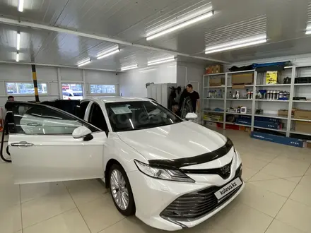 Toyota Camry 2020 года за 14 900 000 тг. в Астана – фото 8