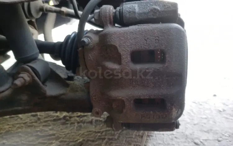 Суппорта переднее левое на Mitsubishi Pajero V90 за 30 000 тг. в Алматы