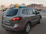 Hyundai Santa Fe 2012 года за 7 800 000 тг. в Уральск – фото 2