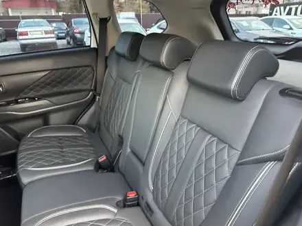 Mitsubishi Outlander 2022 года за 13 000 000 тг. в Актобе – фото 11