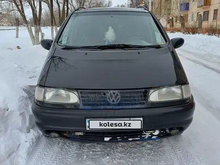 Volkswagen Sharan 1996 года за 2 300 000 тг. в Астана – фото 4