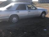 Mercedes-Benz E 200 1993 года за 1 300 000 тг. в Семей – фото 5