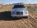 Mercedes-Benz E 200 1993 года за 1 300 000 тг. в Семей – фото 4