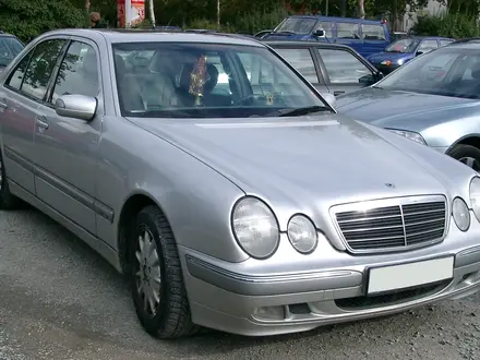 Mercedes-Benz E 240 1999 года за 100 000 тг. в Костанай