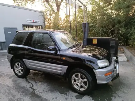 Toyota RAV4 1996 года за 3 000 000 тг. в Алматы