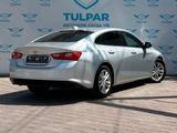 Chevrolet Malibu 2018 года за 8 990 000 тг. в Алматы – фото 4