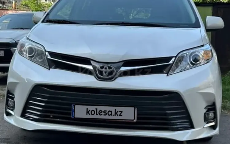 Toyota Sienna 2015 годаүшін8 600 000 тг. в Уральск