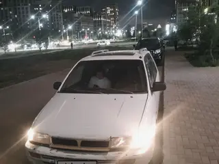 Mitsubishi Space Wagon, 1995