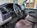 Volkswagen Caravelle 2010 года за 11 500 000 тг. в Уральск – фото 36