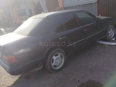 Mercedes-Benz E 230 1988 года за 500 000 тг. в Астана – фото 2