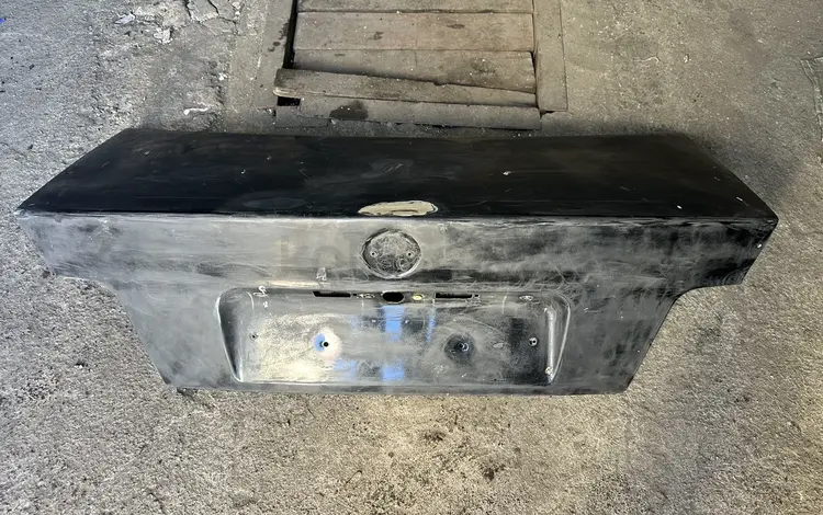 Багажник (крышка багажника) BMW E36 седан за 5 000 тг. в Караганда