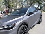 Lexus RX 500h 2023 годаүшін38 000 000 тг. в Актау – фото 3