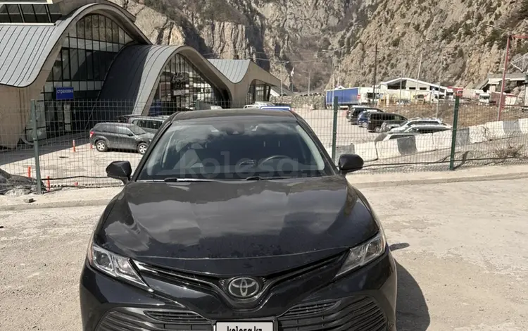 Toyota Camry 2018 годаfor8 300 000 тг. в Уральск