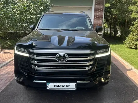 Toyota Land Cruiser 2024 года за 55 000 000 тг. в Астана