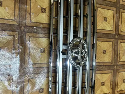 Решетка радиатор под камеру LC 200 (12-15) за 130 000 тг. в Алматы