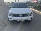 Volkswagen Tiguan 2017 года за 7 500 000 тг. в Уральск – фото 2