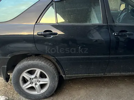 Lexus RX 300 2000 года за 2 900 000 тг. в Тараз – фото 2