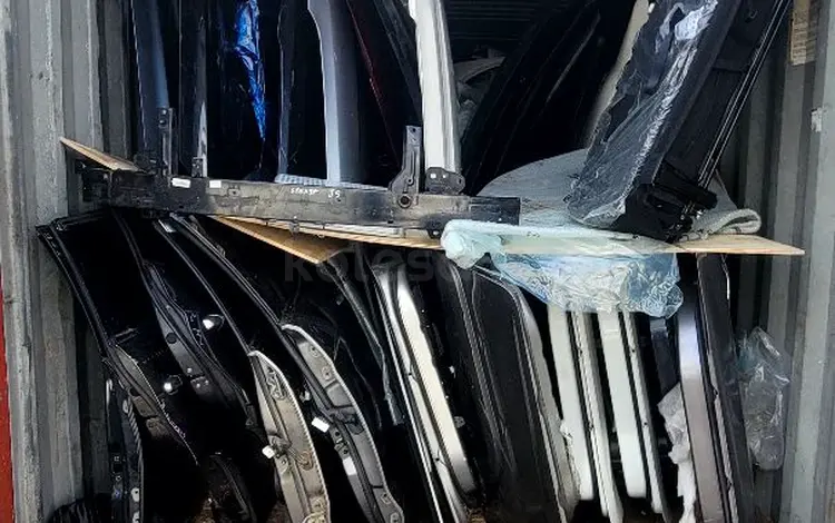 Двери на HYUNDAI КИА за 10 000 тг. в Шымкент