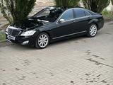 Mercedes-Benz S 550 2007 года за 8 000 000 тг. в Актобе