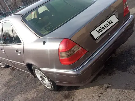 Mercedes-Benz C 280 1993 года за 1 600 000 тг. в Талдыкорган – фото 4