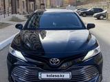 Toyota Camry 2018 года за 14 200 000 тг. в Актобе