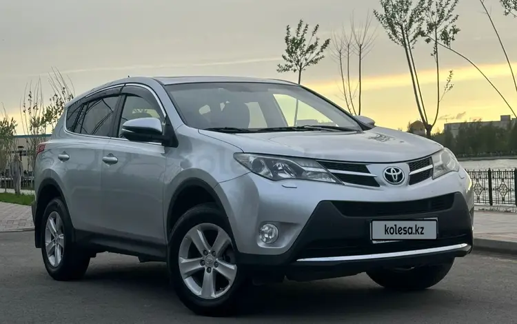 Toyota RAV4 2013 годаүшін9 000 000 тг. в Астана
