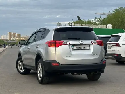 Toyota RAV4 2013 года за 9 000 000 тг. в Астана – фото 2
