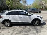 Kia Rio X-Line 2021 года за 9 300 000 тг. в Алматы – фото 3