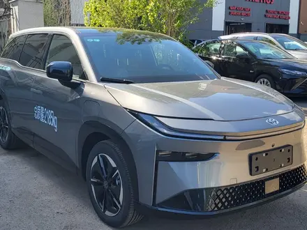 Toyota bZ3X 2025 года за 12 400 000 тг. в Астана – фото 2