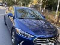 Hyundai Elantra 2018 годаүшін7 400 000 тг. в Алматы