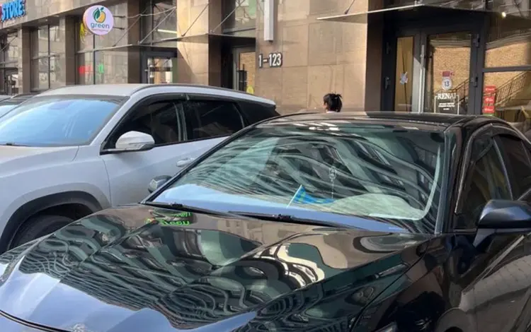 Toyota Camry 2019 года за 8 900 000 тг. в Астана