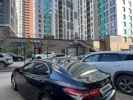 Toyota Camry 2019 года за 8 900 000 тг. в Астана – фото 5