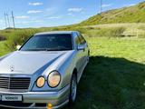 Mercedes-Benz E 230 1998 года за 2 500 000 тг. в Актобе – фото 2