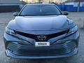 Toyota Camry 2020 года за 11 000 000 тг. в Актобе – фото 2