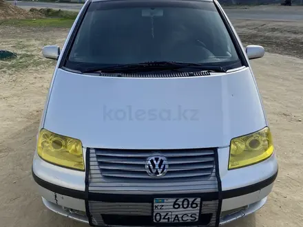 Volkswagen Sharan 2002 года за 3 500 000 тг. в Актобе – фото 11